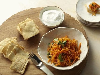 Foto salata od mrkve s pito čipsom