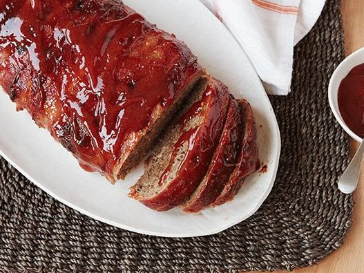 Fotografija mesnog hleba u rerni