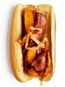 3. Hot dog sa topljenim sirom i slaninom