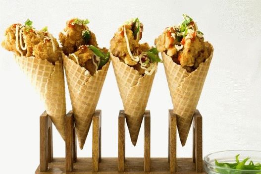 Fotografija Nuggets-a i krompira u konusu vafelja