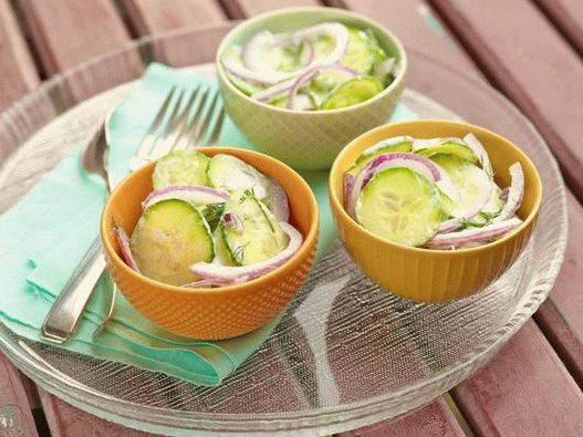 Foto salata od krastavca sa pavlakom i labelom