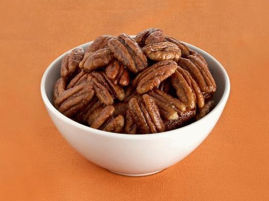 Fotografija orašastih orašastih plodova u Maple Glaze