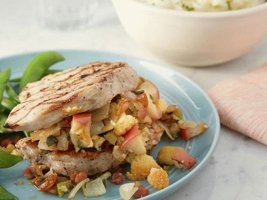 Fotografija jela - kolačić punjen jabukama i prilog od pire krumpira i graška graška