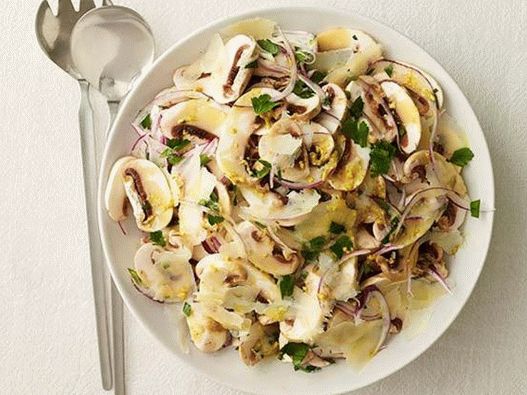 Salata sa gljivama i pecorino sirom