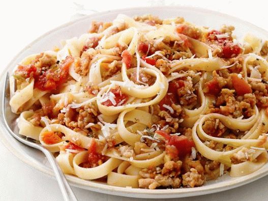 Foto Fettuccine tjestenina s mesnim umakom