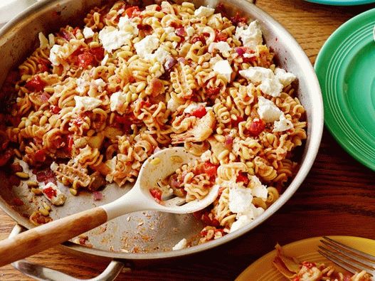 Fotografija tjestenine u paradajz sosu