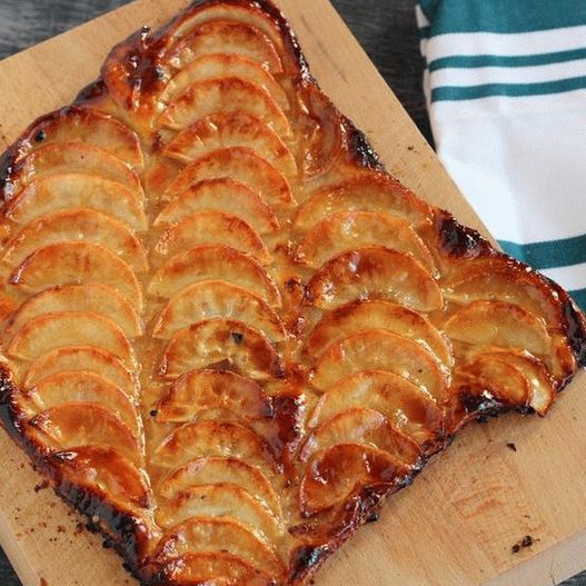 Foto pita sa karamelnim jabukama