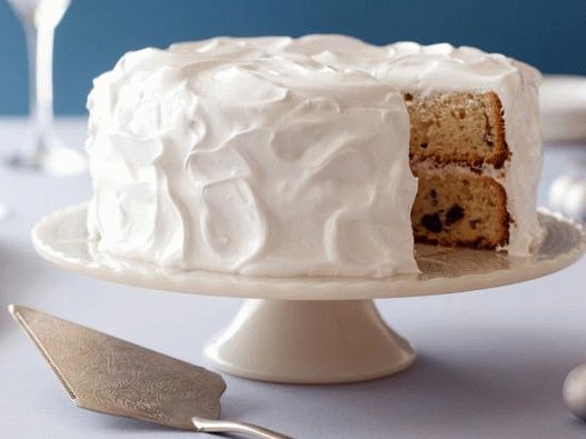 Fotografija Jednostavna rođendanska torta sa glazurama od marshmallowa