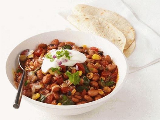 Fotografija posuđa - Ljetni čili sa povrćem