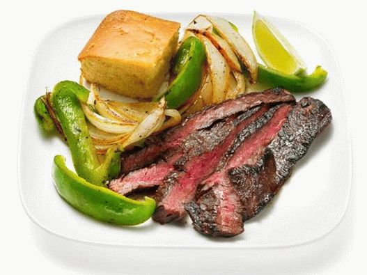 Fotografija jela - goveđi odrezak s kore od kafe i povrćem