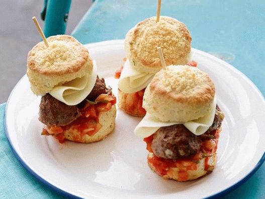 Engleski sendvič sa mesnim muffinima