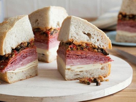 Fotografija - divan mufuletta sendvič