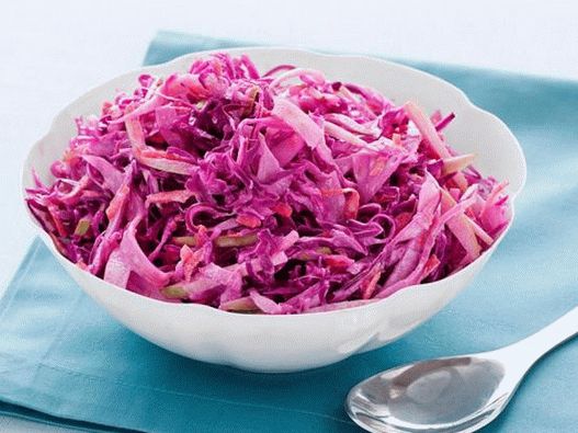Fotografija jela - Salata s crvenim kupusom, mrkvom i jabukama