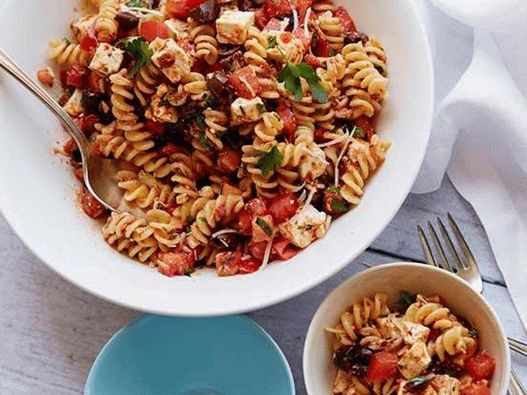 Fotografija jela - Salata od tjestenine i sušena rajčica sa feta sirom