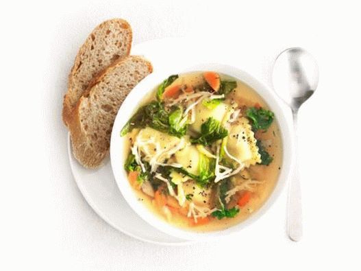 Povrća supa sa ravioli
