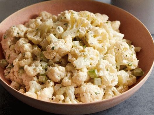 Salata od karfiola s vrhnjem za preljev a la