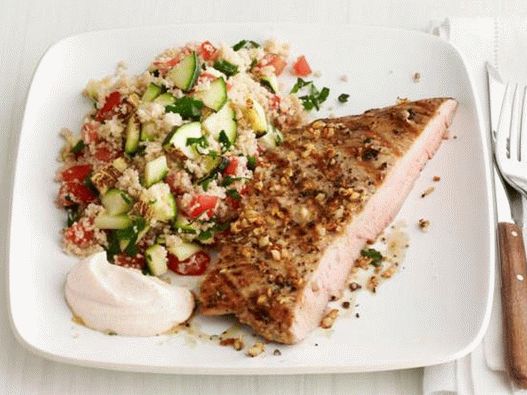 Svinjetina na žaru sa tikvicama i kuskusom