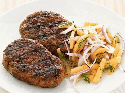 Govedina na žaru kufta sa salatom od dinje