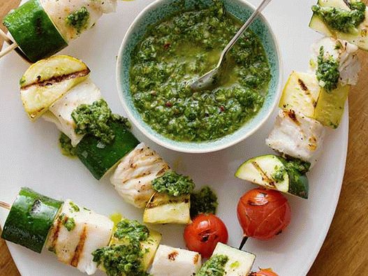Foto riblji naresci s umakom od chimichurri sa bosiljkom