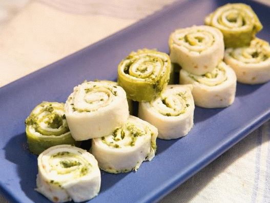 Foto peciva sa pesto i kozjim sirom