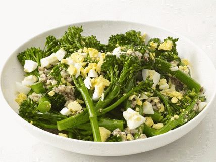 Foto salata od brokula sa jajima