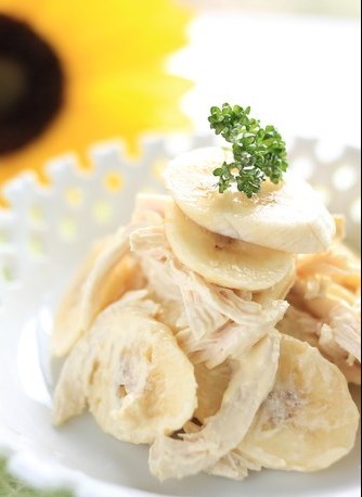 Salata od piletine od banane