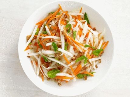 Foto salata od mrkve i Hikama