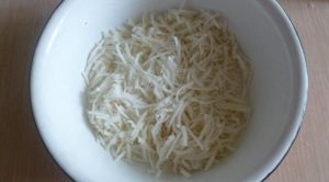 Salata od radiča i orašastih plodova