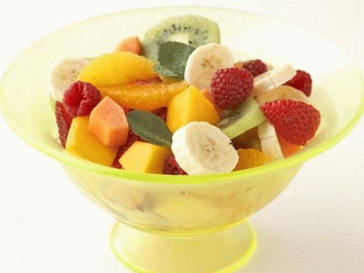 Foto svježa voćna salata sa mentom