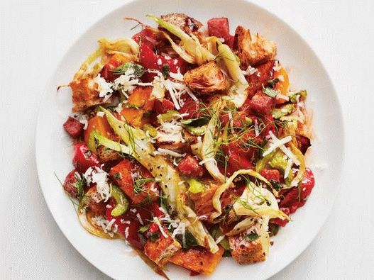 Foto salata Panzanella sa bundevom i salamom