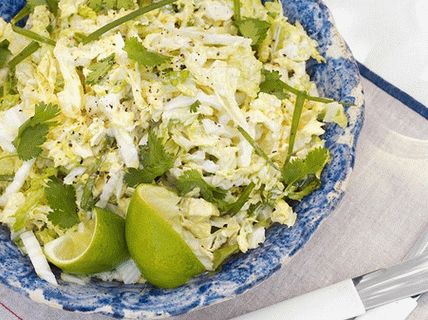 Foto salata sa savojskim kupusom