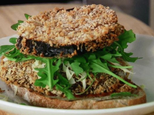 Foto sendviči s hrskavim patlidžanom i gljivama