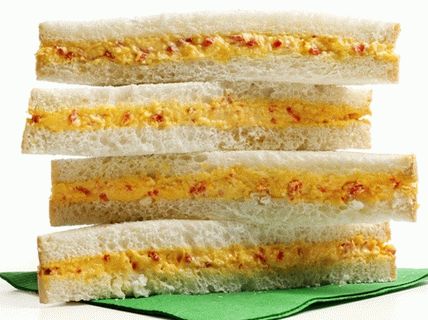 Foto sendviči sa sirom i pimentom paprikom