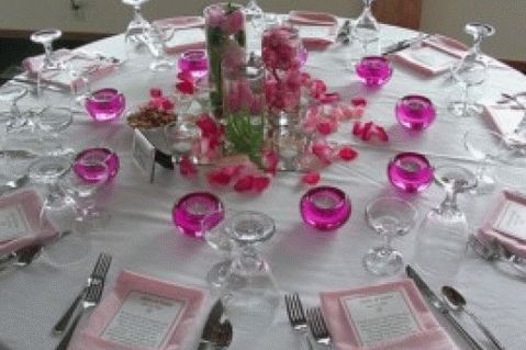 Podešavanje stola za 8. mart