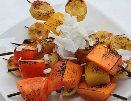 Fotografija Papaya Shish Kebaba sa čokoladnim umakom