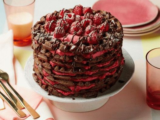 Foto čokoladna torta od vafla sa šlagom