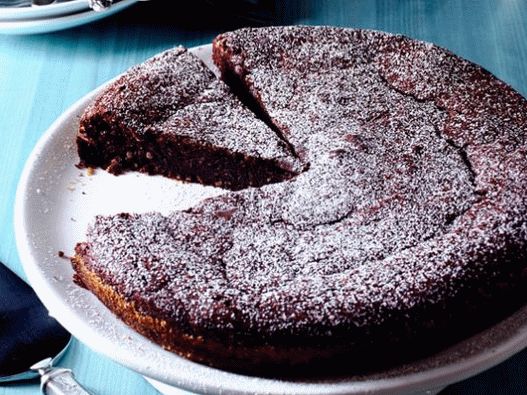 Foto čokoladna torta od badema za romantičnu večer