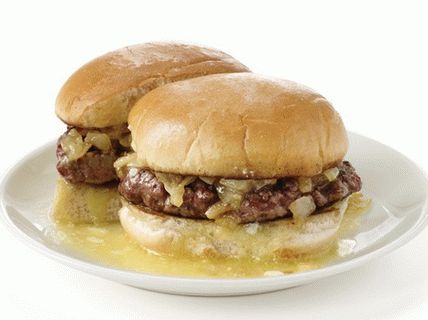 Foto kremasti burger sa lukom
