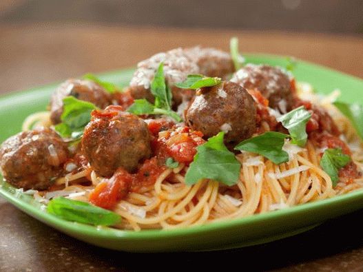 Fotografija špageta sa mesnim okruglicama u sosu