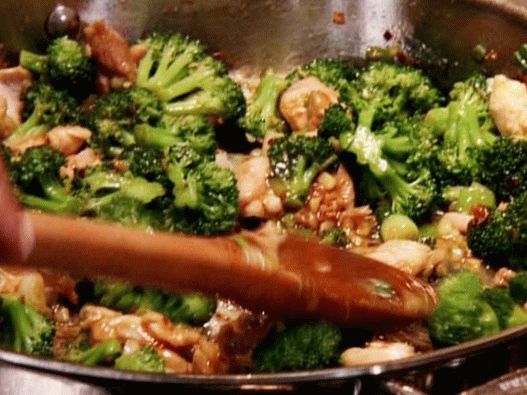 Foto piletina i brokula sa slatkim sosom