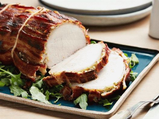 Fotografija svinjskog sladića u medeni senf glazura umotana u slaninu