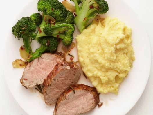 Foto svinjetina s ruzmarinom i polentom