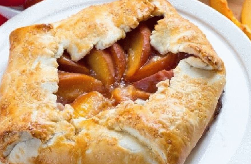 Torta s nektarinom i medom