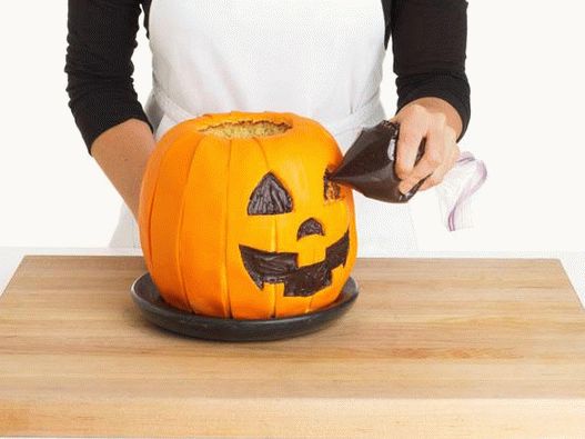 Torta od karamele za Halloween Torta od karamele za Halloween