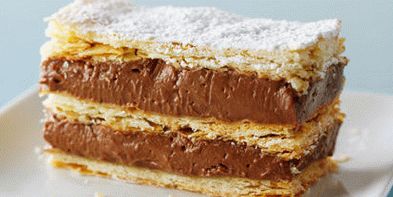 Foto torta Napoleon s čokoladnom kremom Patissier i lješnjaci