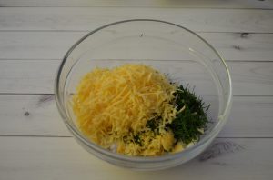 Vafli sa sirom i začinskim biljem