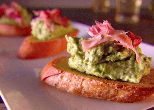 Crostini s pireom od graška