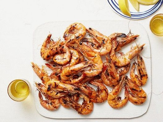 Fotografija pečenih kozica na žaru